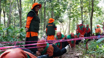 Seru! Intip Aksi 400 Perempuan PKS Kota Jambi "Latihan Fisik" di Tengah Hutan Kota